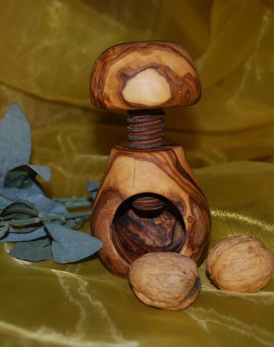 Nussknacker aus olivenholz - nussknacker,