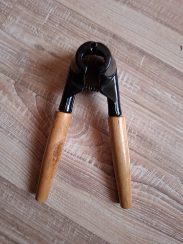 Nussknacker aus aluminium - aluminium, auch